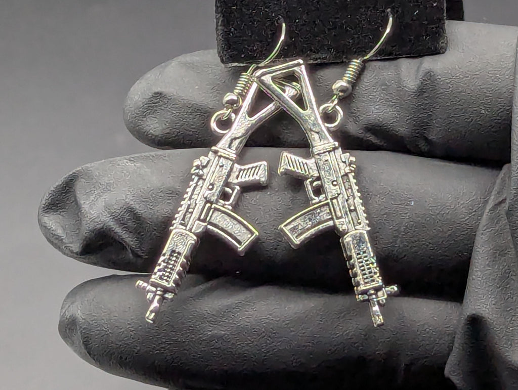 Rifle Style Silver Finish Dangling Earring Set