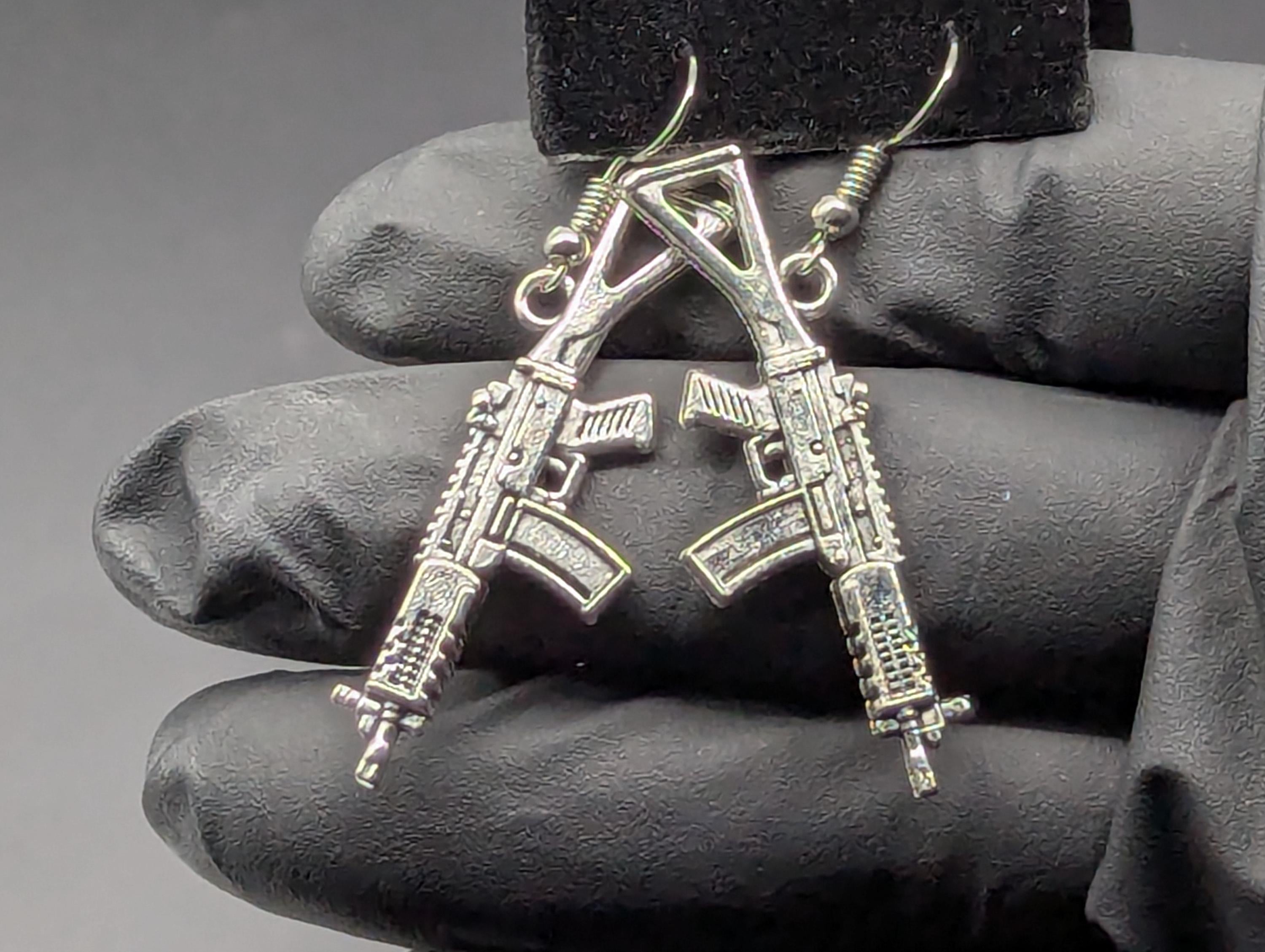 Rifle Style Silver Finish Dangling Earring Set