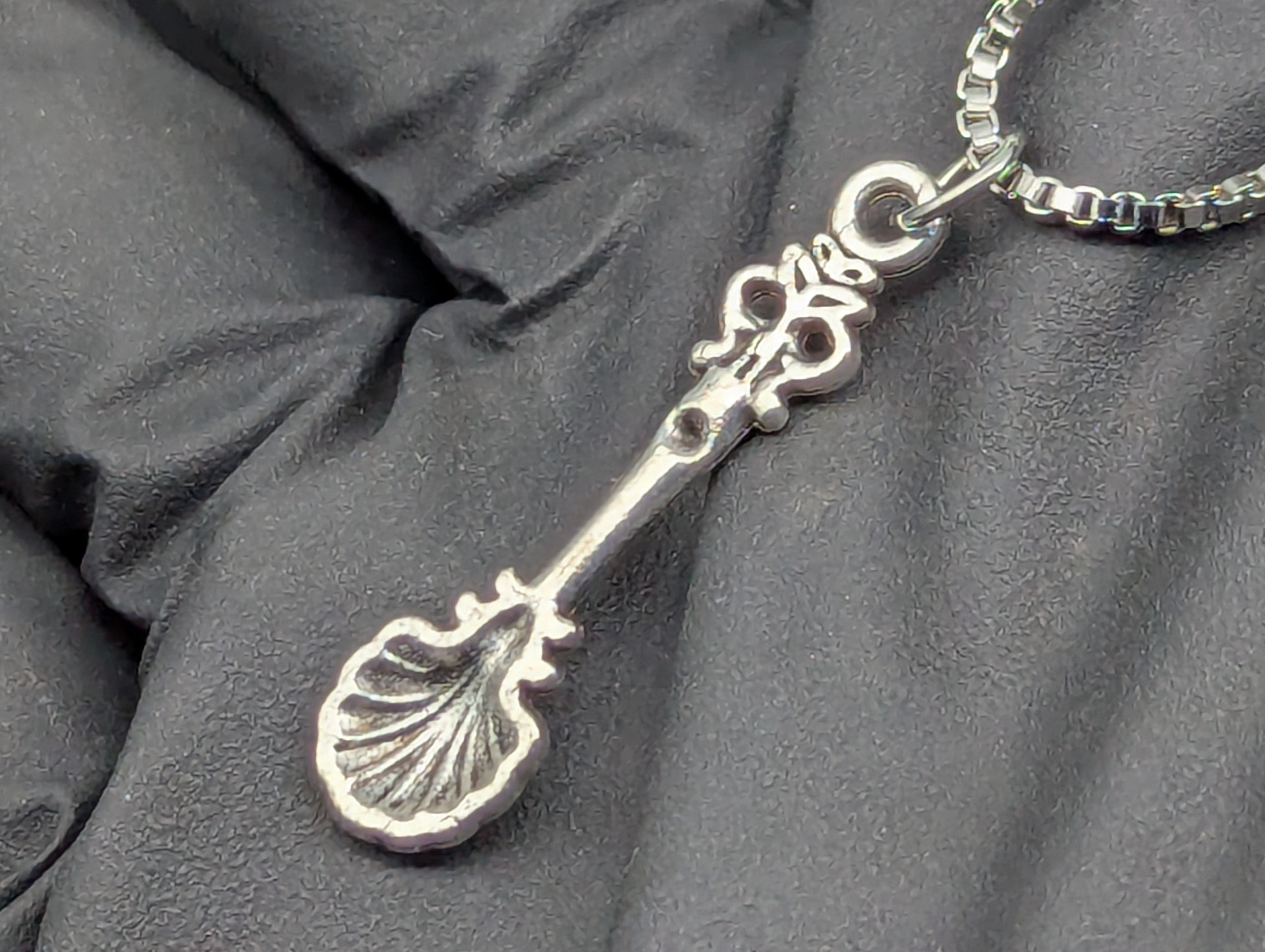 20" PETITE CLAM SHELL MINI SPOON SERPENTINE NECKLACE