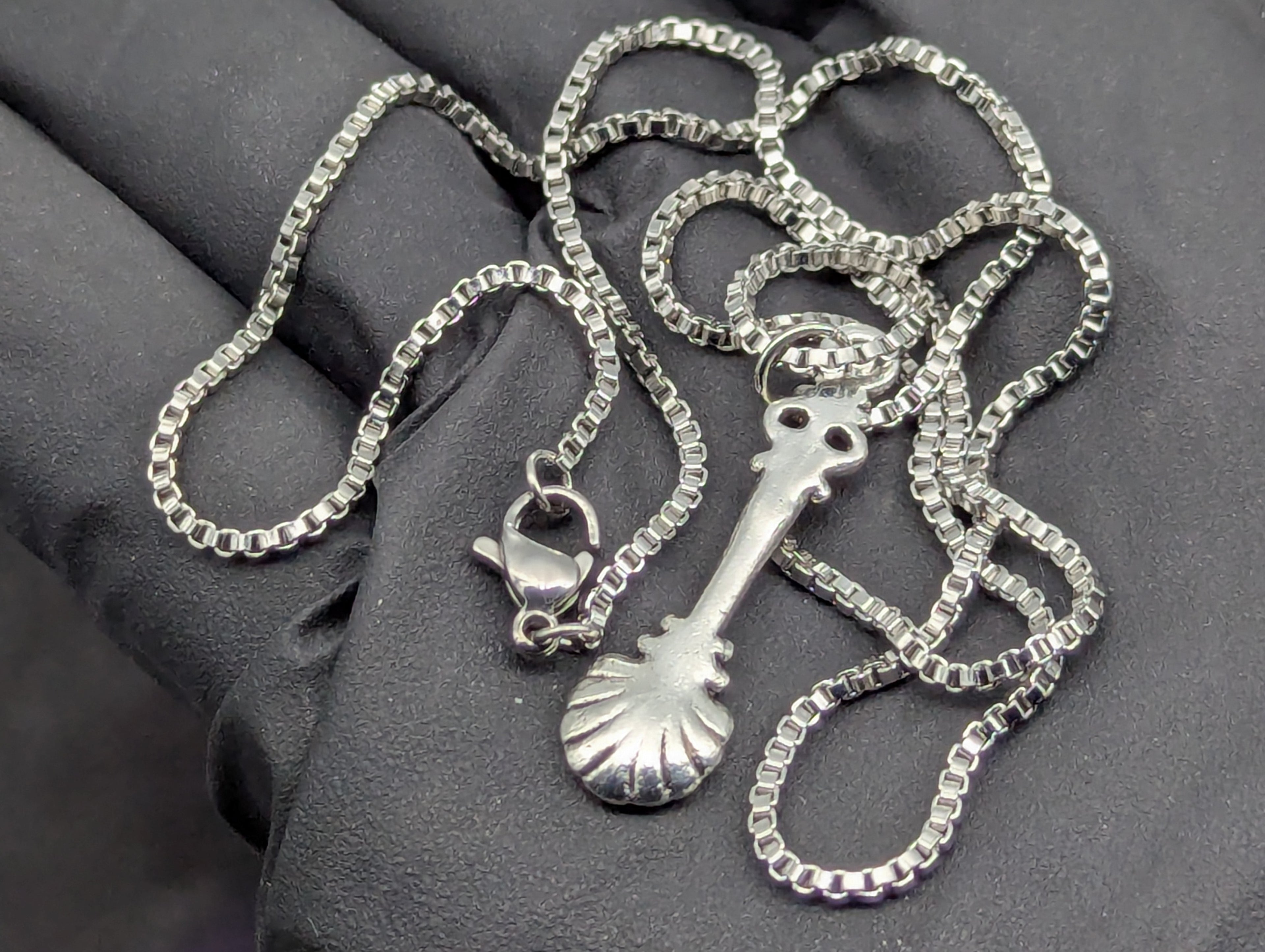 20" PETITE CLAM SHELL MINI SPOON SERPENTINE NECKLACE